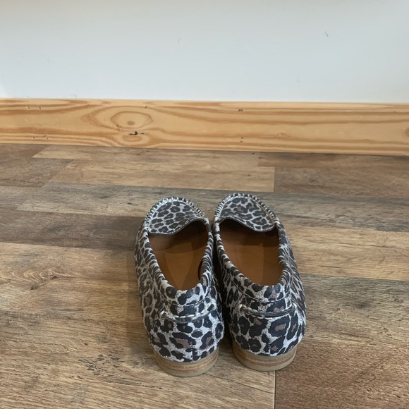 Lucky Brand leather cheetah printed moccasins flats shoes size 8.5M - Picture 3 of 6